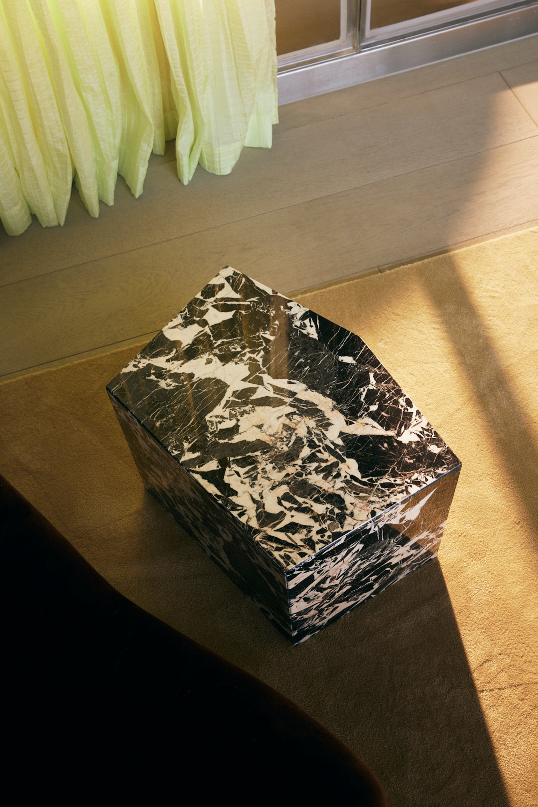 Cinque Plinth – Just Adele